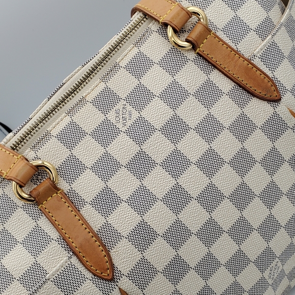 ๐ SOLD ๐ Louis Vuitton Totally PM in Damier Azur - Picture 4 of 17